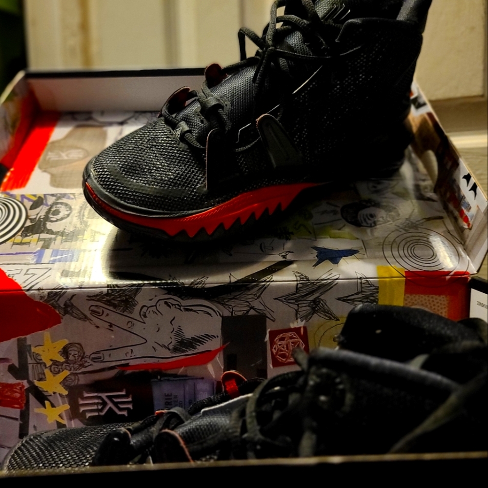Kyrie 7